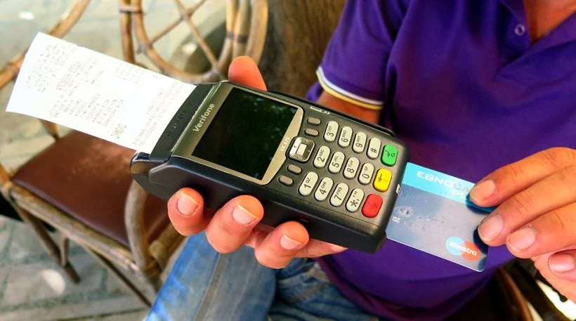 Yποχρεωτικά POS από τις 11 Μαρτίου σε άλλες 58 επαγγελματικές κατηγορίες (λίστα)